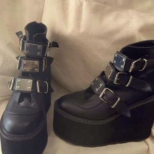 Demonia Swing 105 Boots Size 9